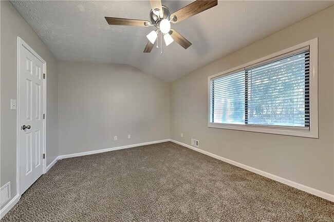 Building Photo - 3500 Quail Hollow Trail