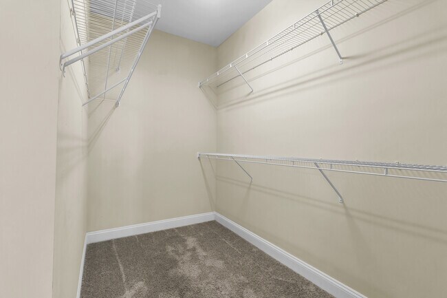 Building Photo - 174 Finch Ln