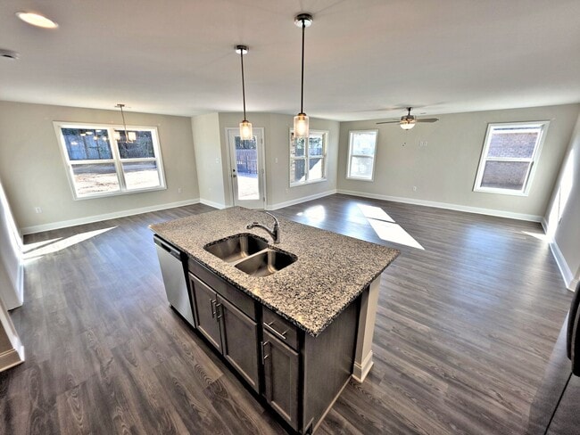 Building Photo - 3BR / 2BA House Decatur/Priceville