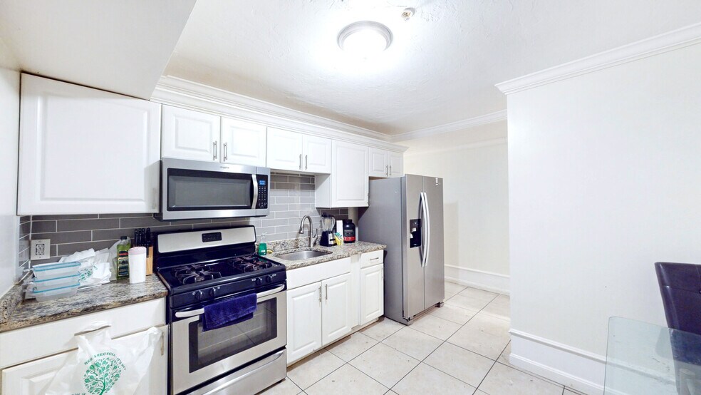 Building Photo - 712 Shawmut Ave