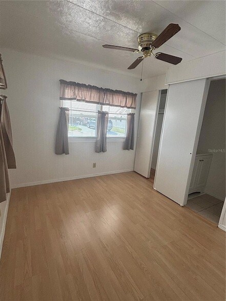 Building Photo - 5236 Kenwood Ave