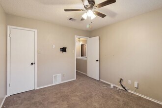 Building Photo - 12158 Stoney Summit