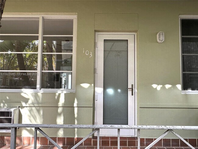 Building Photo - 1540 Euclid Ave