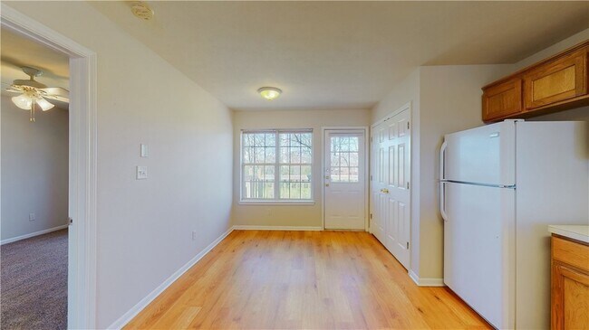 Building Photo - 1511 Hollow Hill Dr