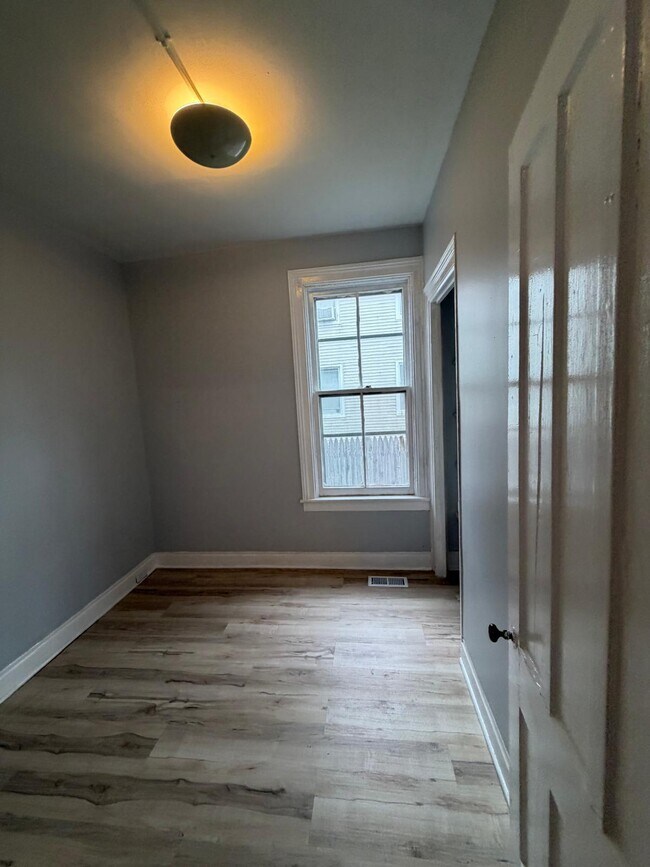 Building Photo - 18 Marvin Ave