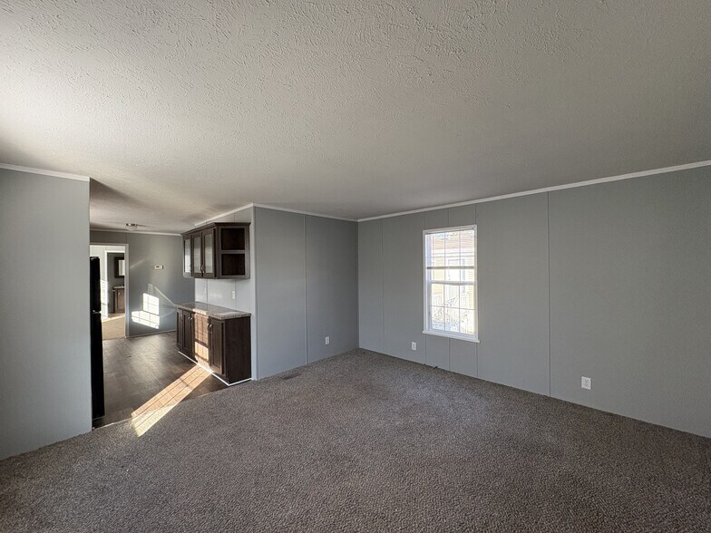 Building Photo - 67 W Manor St