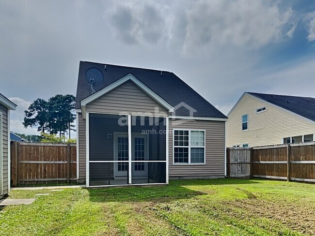 Building Photo - 8940 N Red Maple Cir