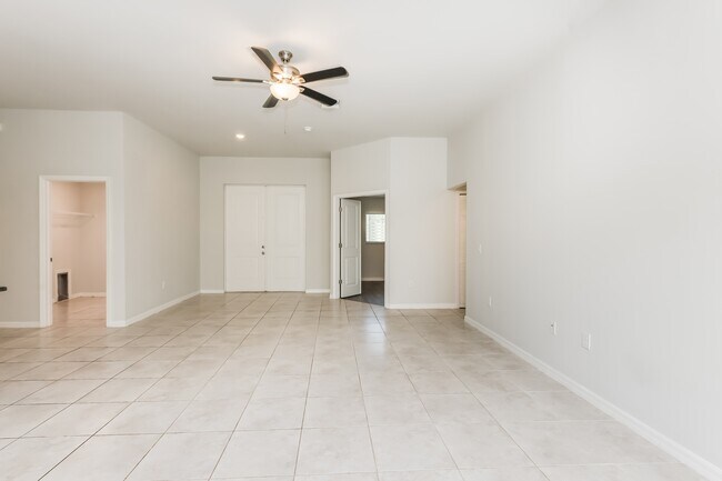 Building Photo - 3007 51st St W