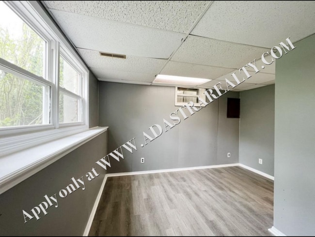 Building Photo - Cozy 4 Bedroom 3 Bath in Olathe-Coming SOON!!