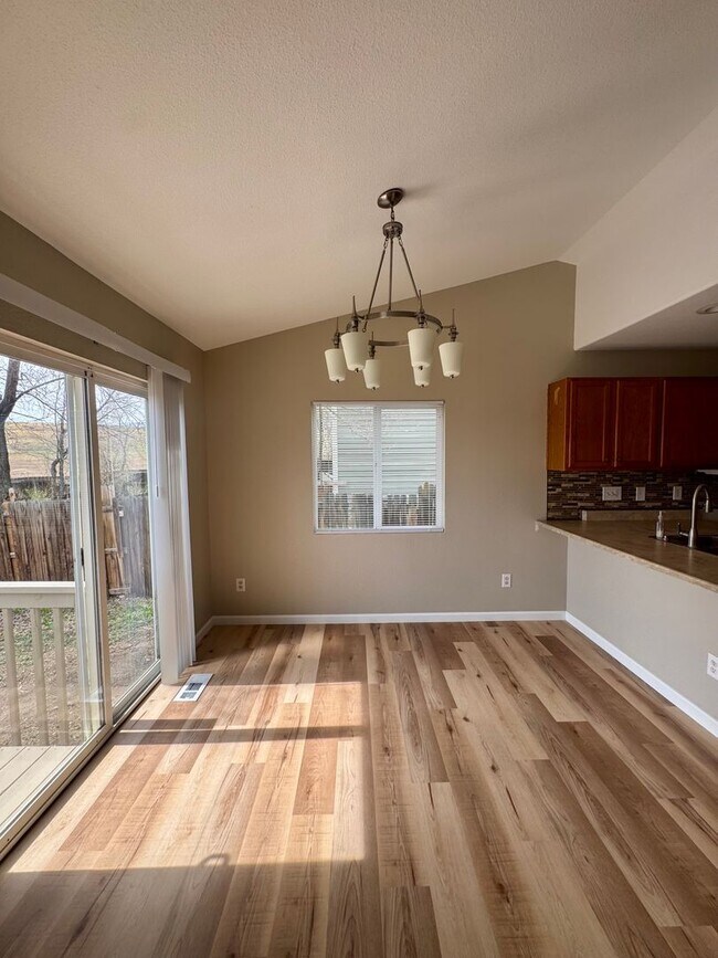 Building Photo - 2 Bedrrom +Office in Stratmoor Valley