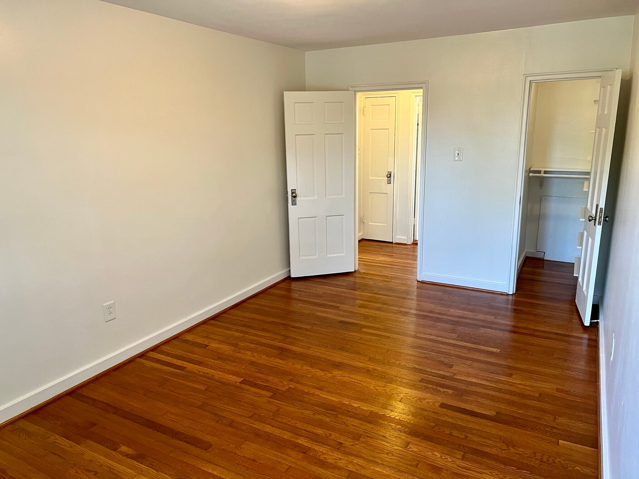 Bedroom 1 - 216 sf - 5 E Glebe Rd