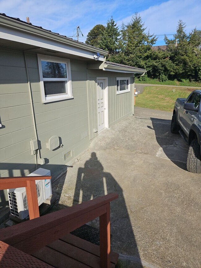 Building Photo - North Bend 3 bed/2 ba with stunning views!