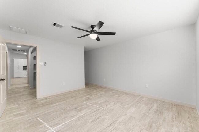 Building Photo - 5 Canyon Oak Pl