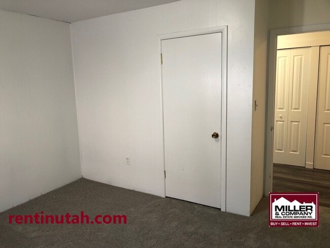 Building Photo - Cute Salt Lake 2 Bedroom Bungalow For Rent!