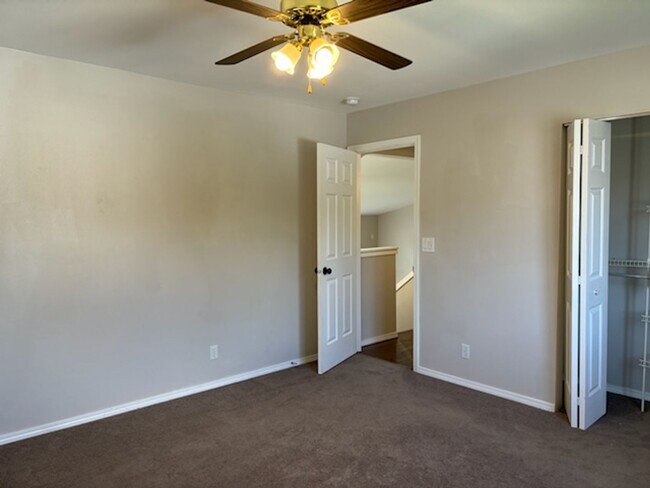 Building Photo - Home in CDA Place