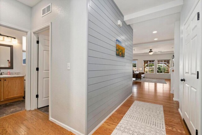 Building Photo - 5100 Eaglewood Ln