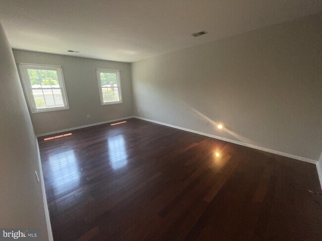 Building Photo - 6463 Honey Tree Ct