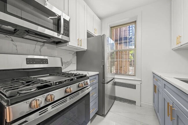 Building Photo - 12416 84th Rd-1D