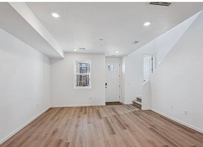 Building Photo - 1334 Penner Dr