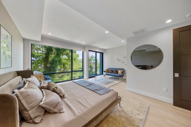 Building Photo - 8822 Churchill Rd