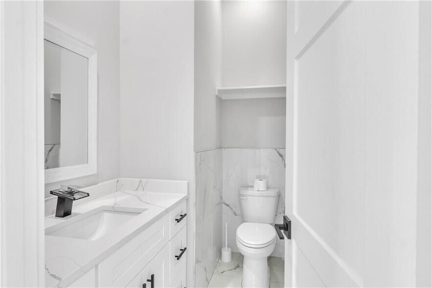 Building Photo - 3671 Hamilton Mill Rd