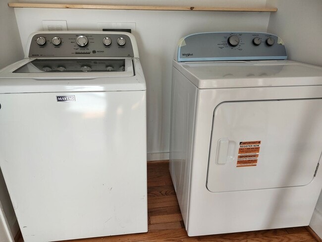 Building Photo - Large, Remodeled Single Family 4 BR House in Staunton