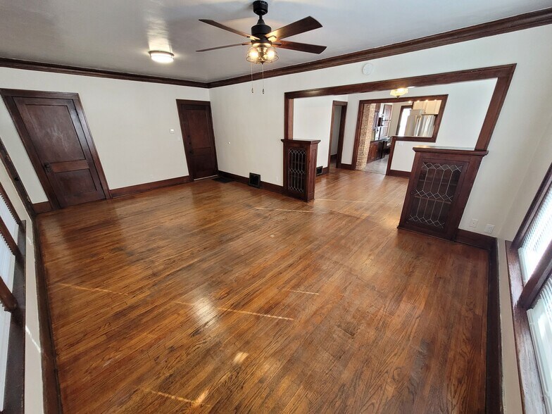 Livingroom - 1319 Prairie Ave