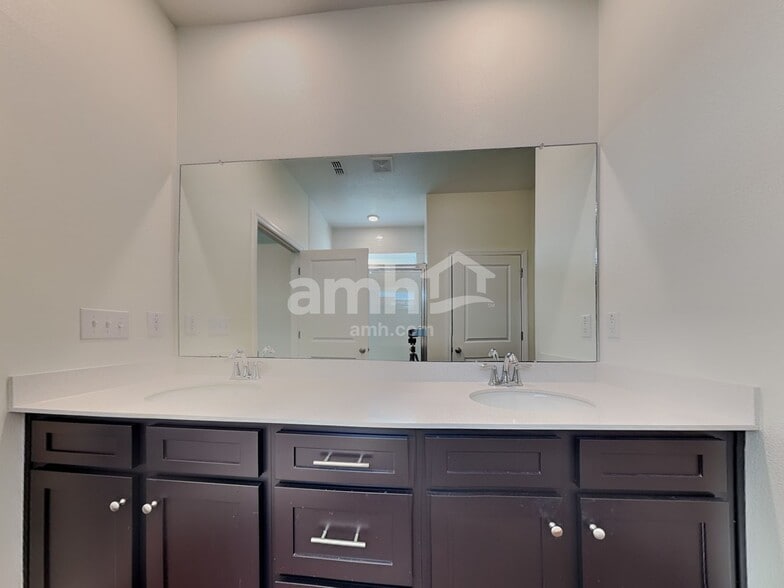 Building Photo - 6245 Emerald Hls Wy