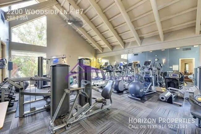 Building Photo - 2200 Woodside Ln