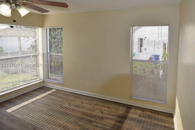 Building Photo - 10656 Shady Pond Ln