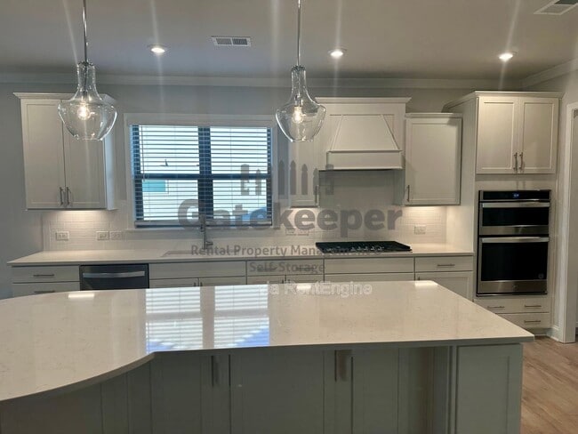 Building Photo - 505 Colebrook Wy