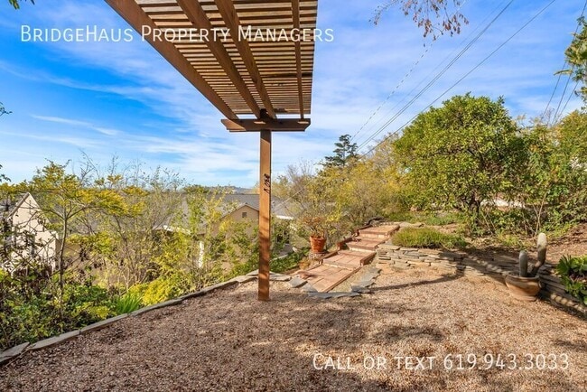 Building Photo - 4739 Hillcrest Ave