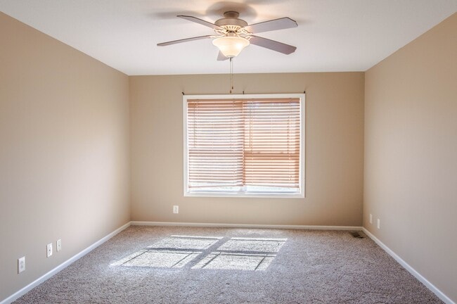 Building Photo - Pet Friendly Four Bedroom with Basement!