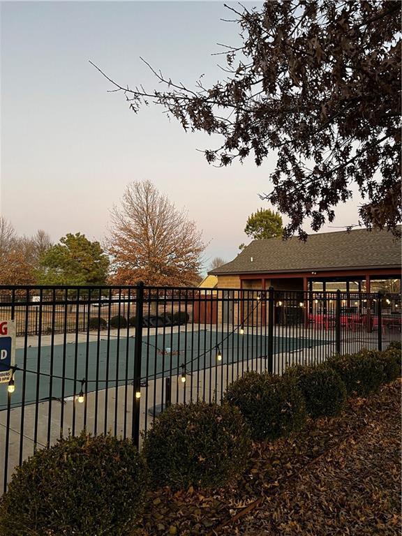 Building Photo - 4103-4103 SW Stonewood Terrace