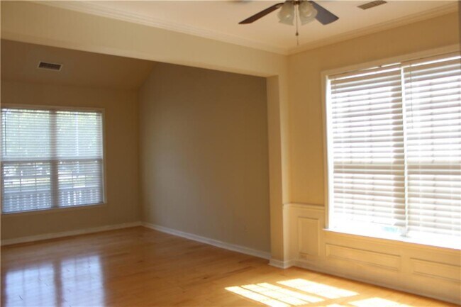 Building Photo - 1372 Dukes Creek Dr