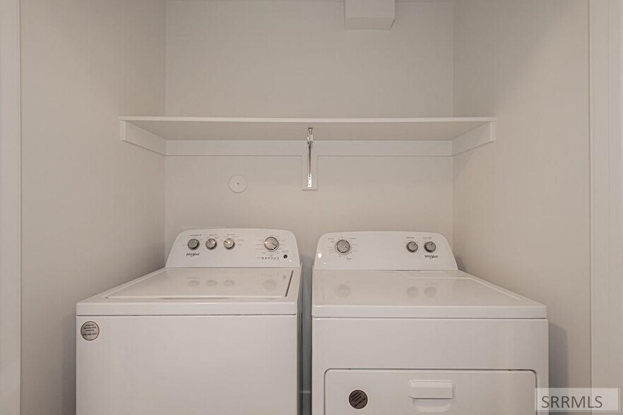 Building Photo - 676 E Court St