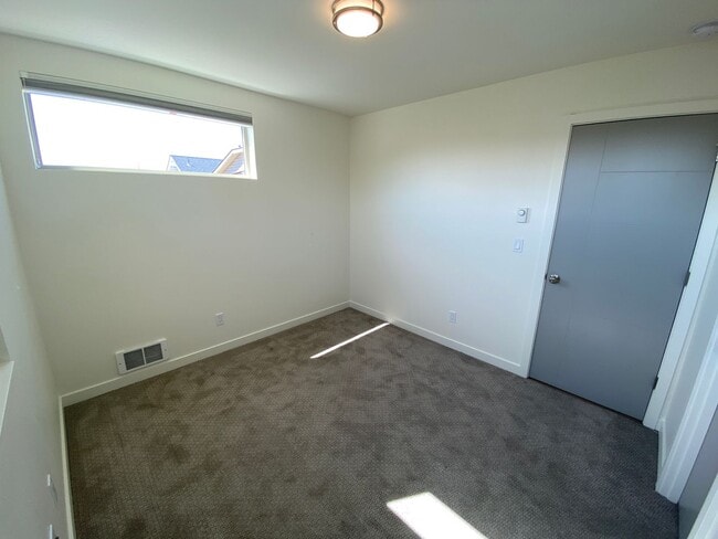 Building Photo - 3Bd/2.5Ba Seattle House