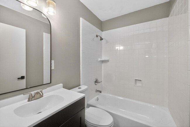 Building Photo - 1994 Brynell Dr