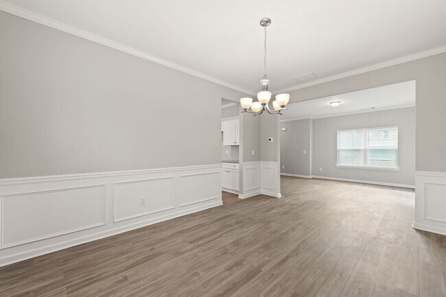 Building Photo - North Paulding High School - 4 bedrooms/2....