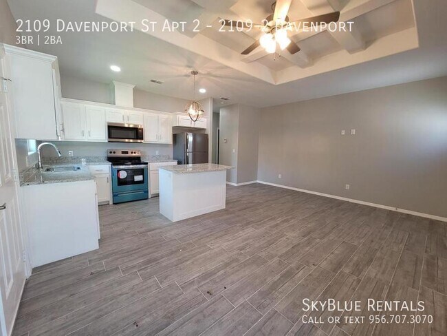 Building Photo - 2109 Davenport St