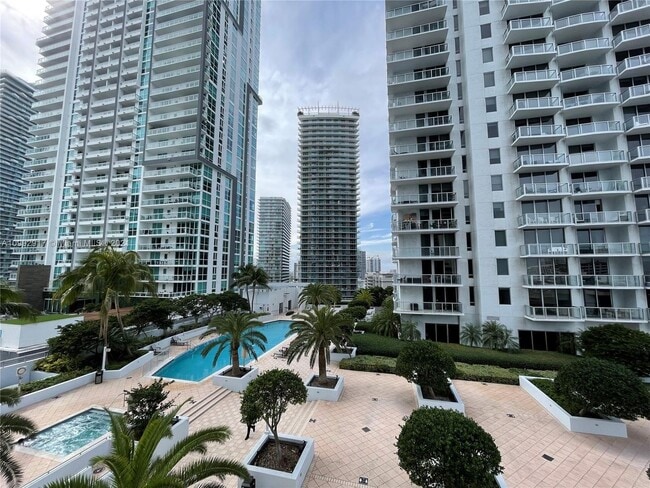 Building Photo - Luxury spacious 1-bedroom apartment with b...