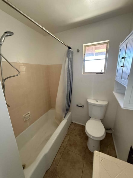 Building Photo - 3569 E 3rd St