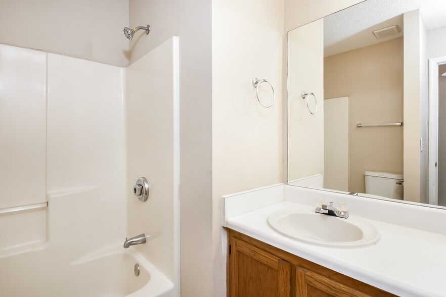 Building Photo - 4820 Wilkie Way NW