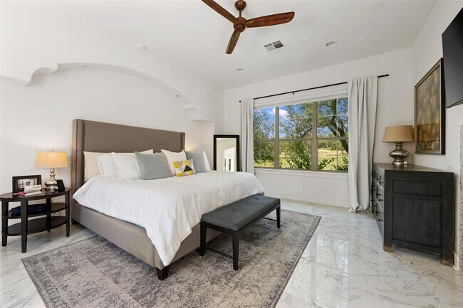 Building Photo - 64 Tiburon Dr