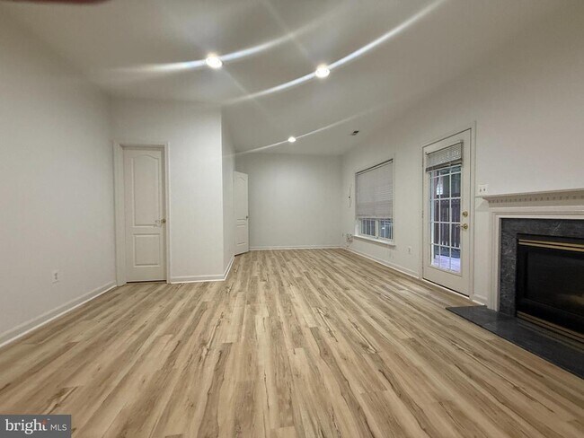 Building Photo - 2833 Grace Forest Pl