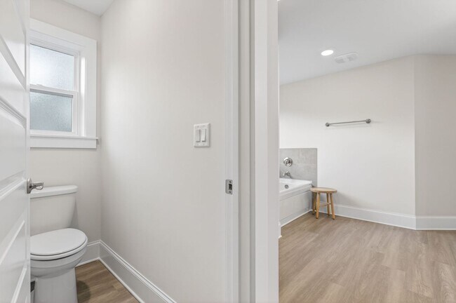Building Photo - 66 J Hunter's Way N