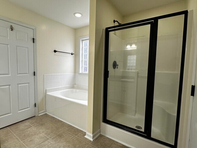 Building Photo - 206 High Meadows Cir