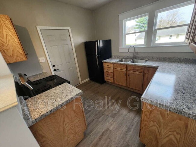 Building Photo - 1609 College Ave