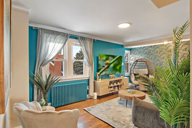 Primary Photo - 3446 N Ozark Ave