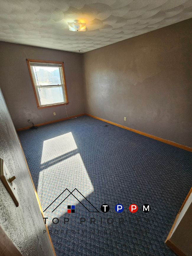 Building Photo - **HALF OFF ONE MONTH'S RENT** 2 Bedroom | ...